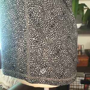 lululemon athletica Tops - NWOT LULULEMON High Neck Tank Sz 6 lululemon athletica Tops - NWOT LULULEMON High Neck Tank Sz 6